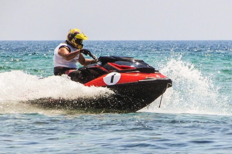 Enjoy the world, Enjoy in the sea.